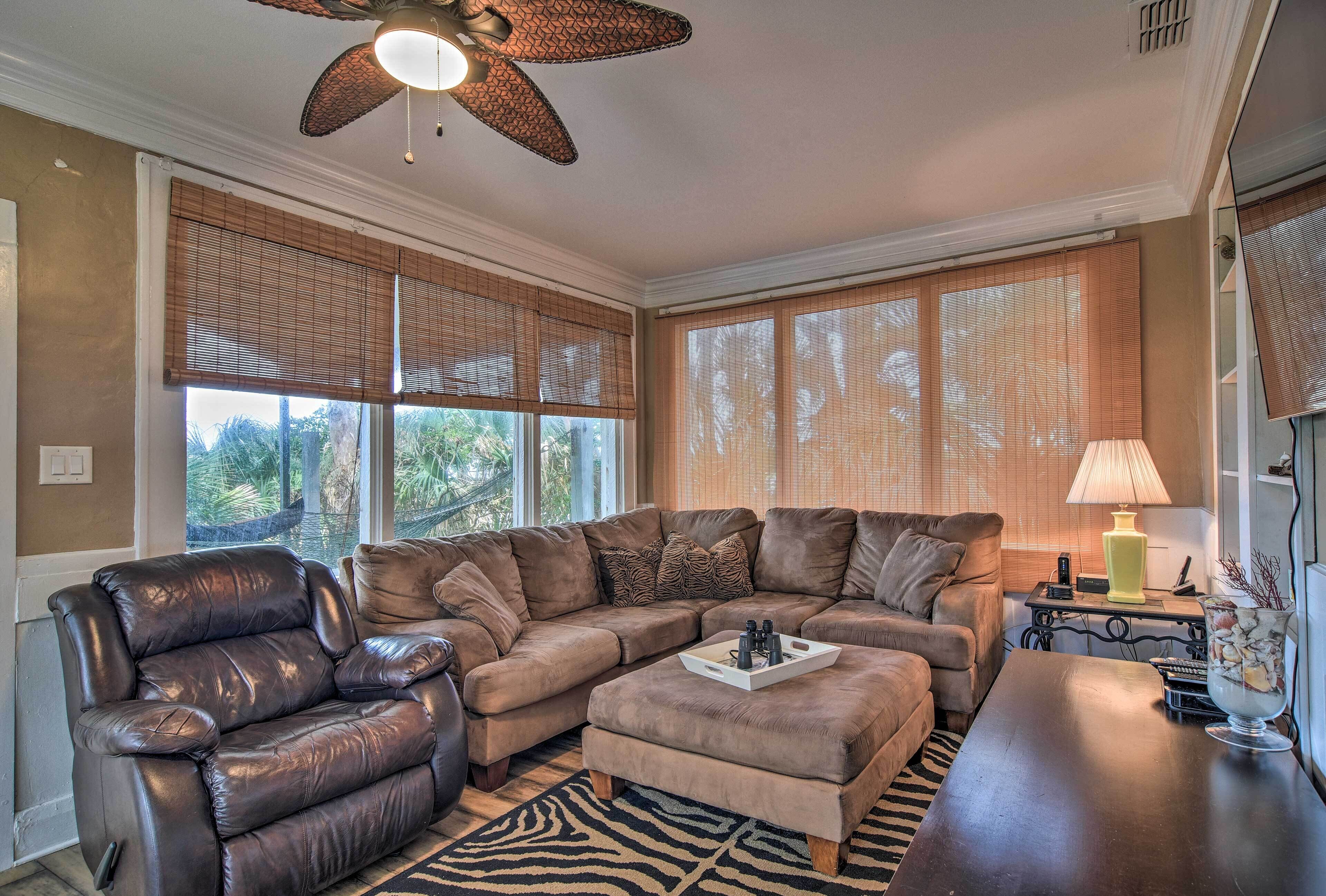 Beachfront Indian Rocks Escape w/ Ocean View Deck!