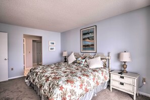 Apartment (2 Bedrooms) | Interior - Beachfront Marco Island Resort Condo w/ Pool! (Marco Island)