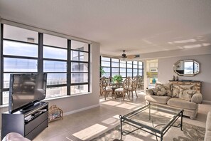 Apartment (2 Bedrooms) | Interior - Beachfront Marco Island Resort Condo w/ Pool! (Marco Island)