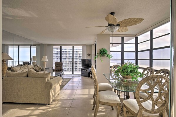 Apartment (2 Bedrooms) | Interior - Beachfront Marco Island Resort Condo w/ Pool! (Marco Island)
