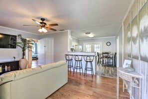 House (3 Bedrooms) | Interior - 9 Mi to Beaches: Home w/ Pool & Patio in Bradenton (Bradenton)