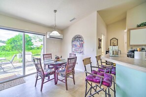 Interior - 'banzai Palm Bay' Home Near Parks & Beaches! (Palm Bay)