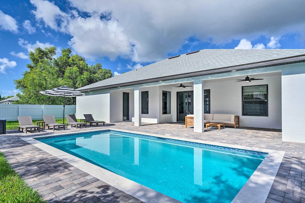 Beautiful Family Home in Peaceful Cape Coral!
