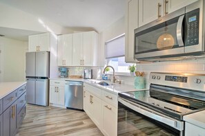 House (3 Bedrooms) | Interior - Swim, Fish & Boat: Beachy Home in Cape Coral! (Cape Coral)