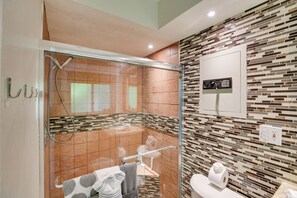 House (3 Bedrooms) | Interior - 5 Mi to Beach: Canalfront Home in Cape Coral! (Cape Coral)