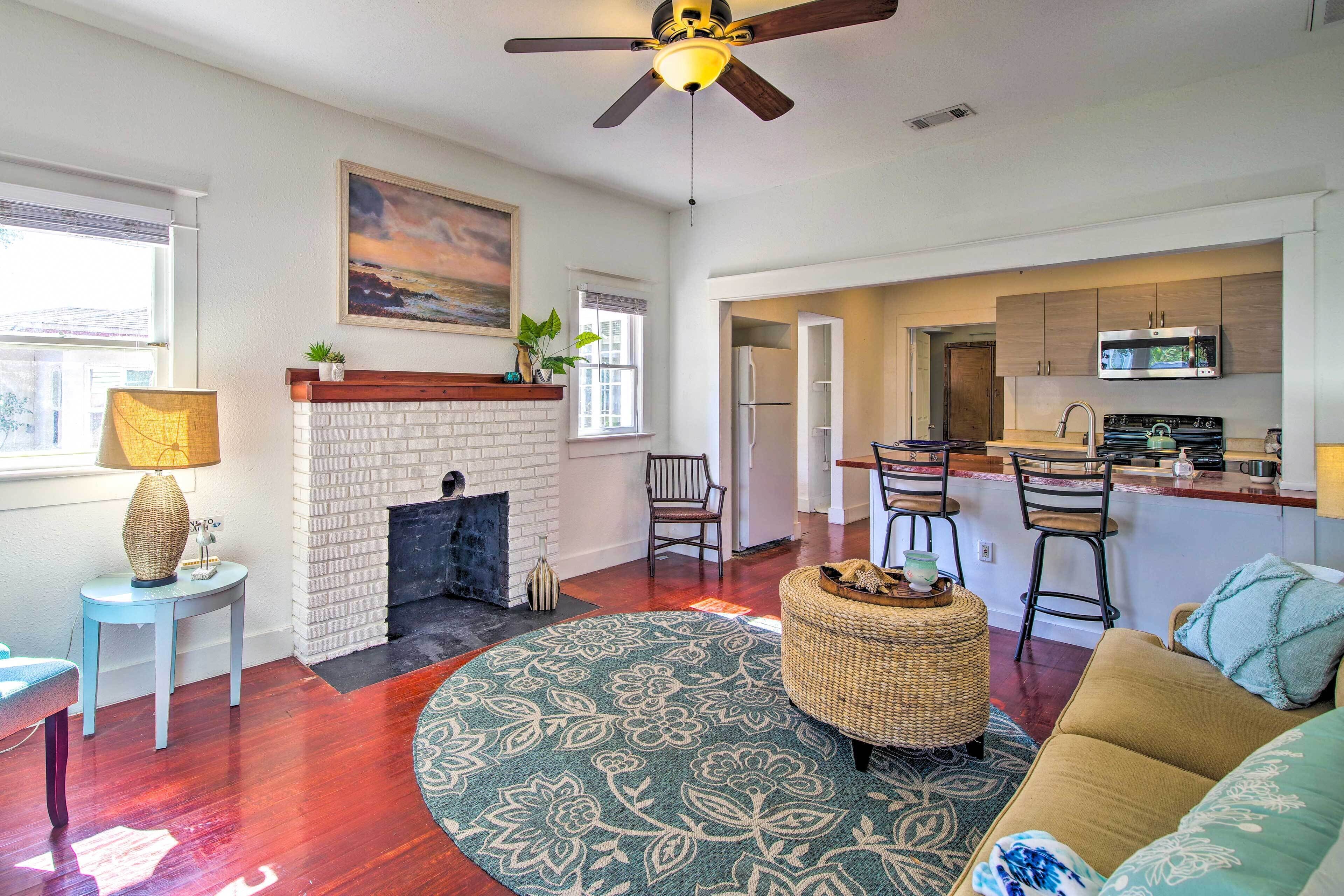 Bright & Airy Escape: 3 Mi to Melbourne Beach