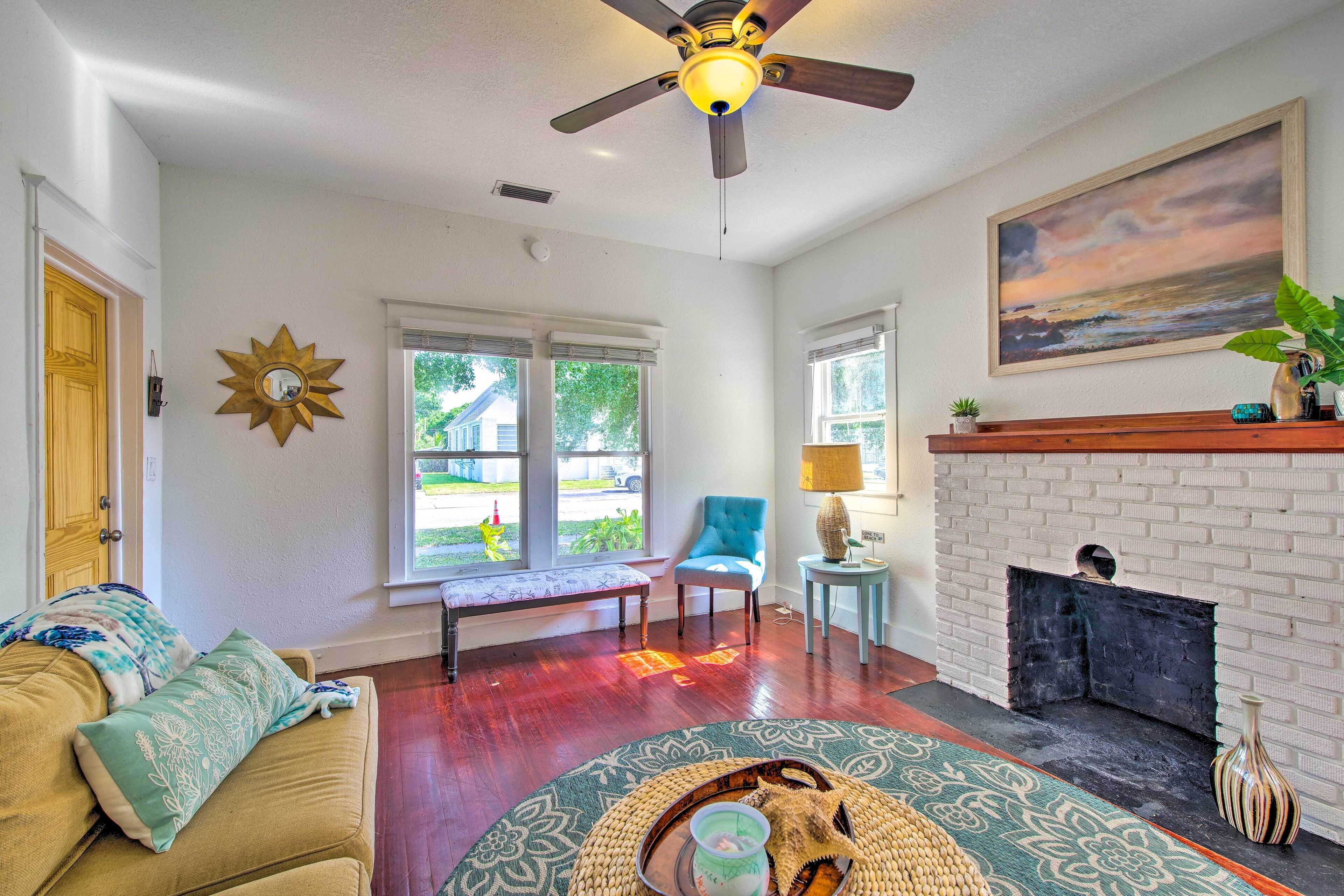 Bright & Airy Escape: 3 Mi to Melbourne Beach