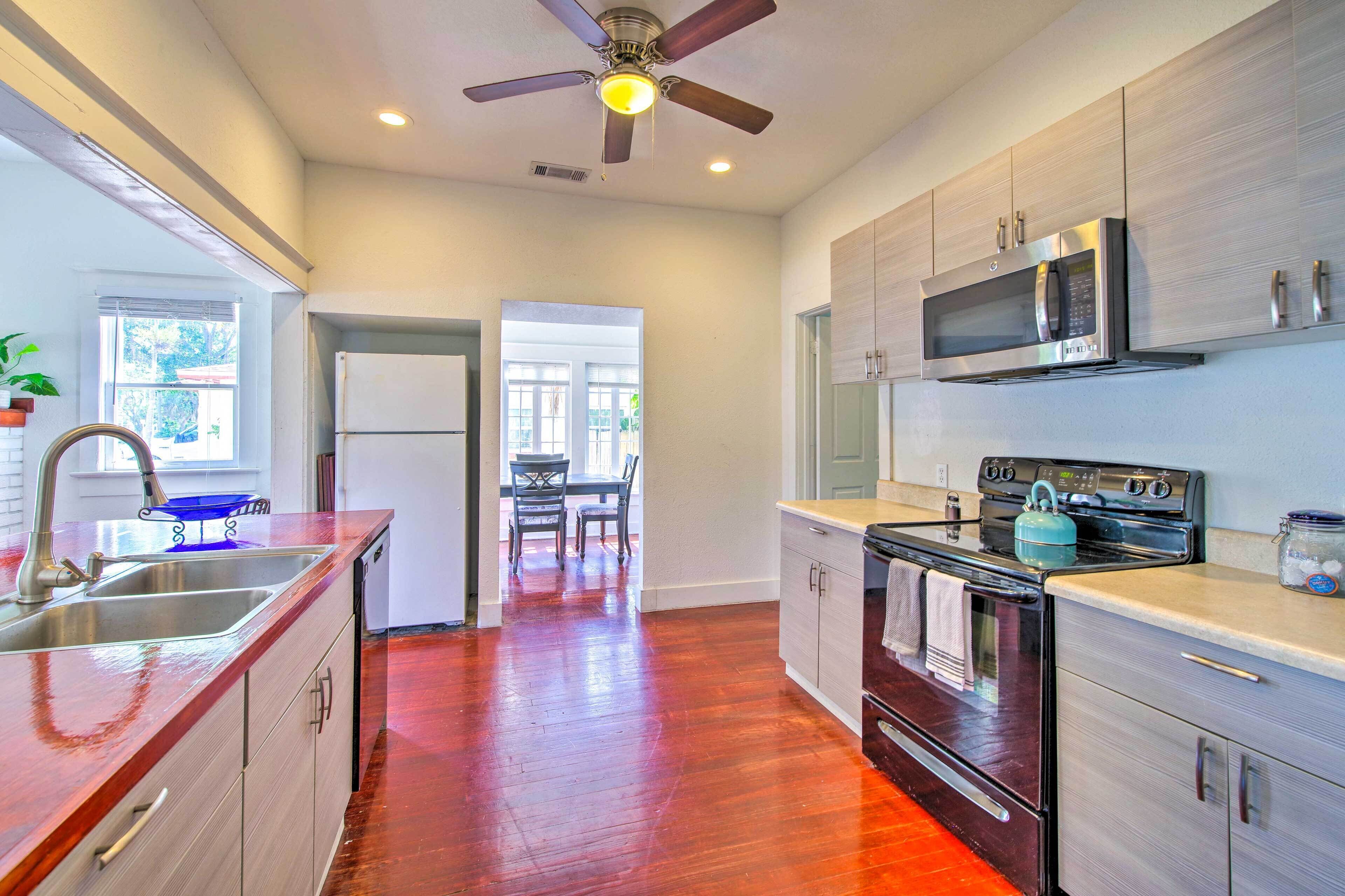 Bright & Airy Escape: 3 Mi to Melbourne Beach