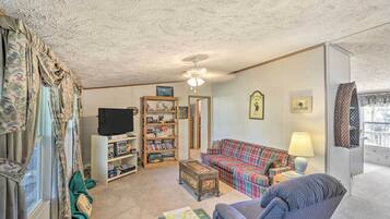 House (3 Bedrooms) | Front of property