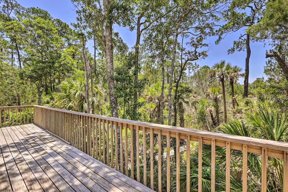 Bright Steinhatchee Home: Proximity to Ocean! - Fish Creek, FL
