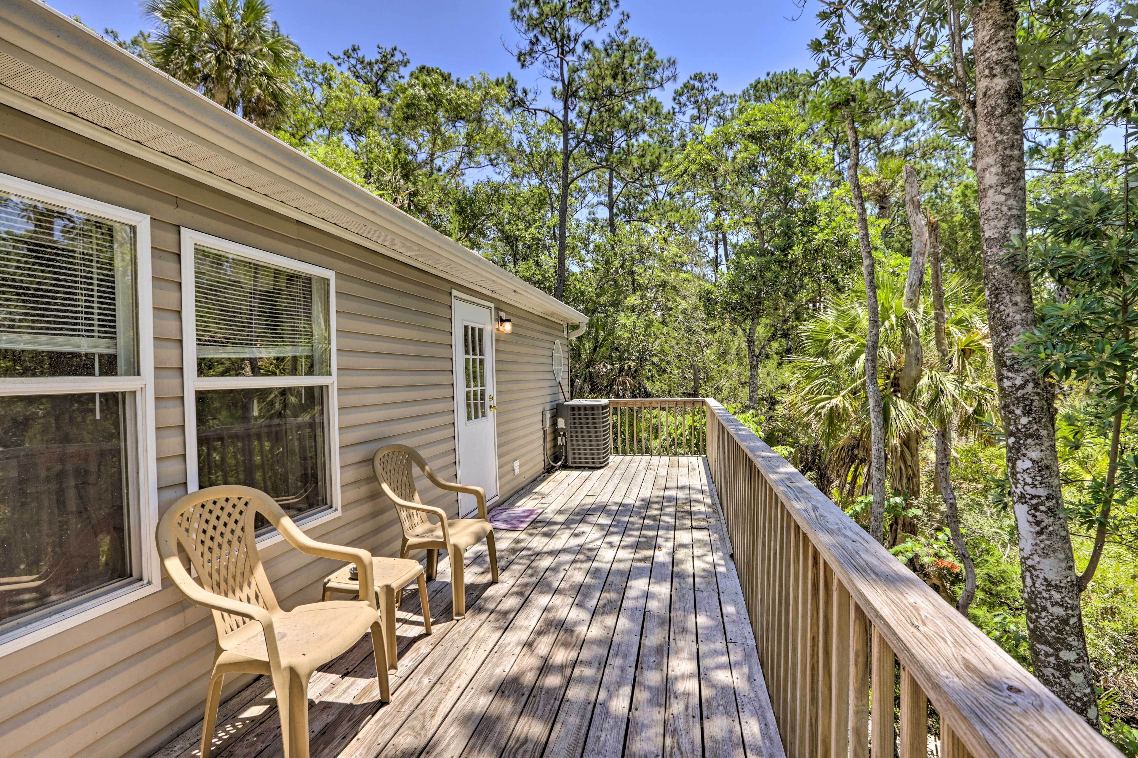 Bright Steinhatchee Home: Proximity to Ocean!