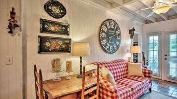 Apartment (1 Bedroom) | Interior