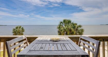 Beach & Pool Access at Condo on Cedar Key!
