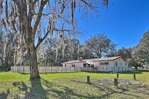 House (3 Bedrooms) | Interior - Central Florida Escape on 5 Acres w/ Grill & Pool! (Umatilla)