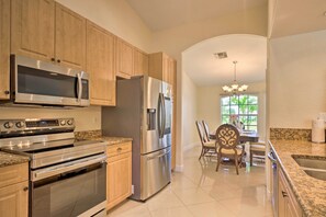 Hus (4 Bedrooms) | Eget kjøkken | Mikrobølgeovn, ovn, kokeplater og oppvaskmaskin