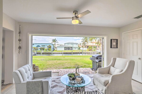 獨棟房屋 (3 Bedrooms) | 起居區 | 電視