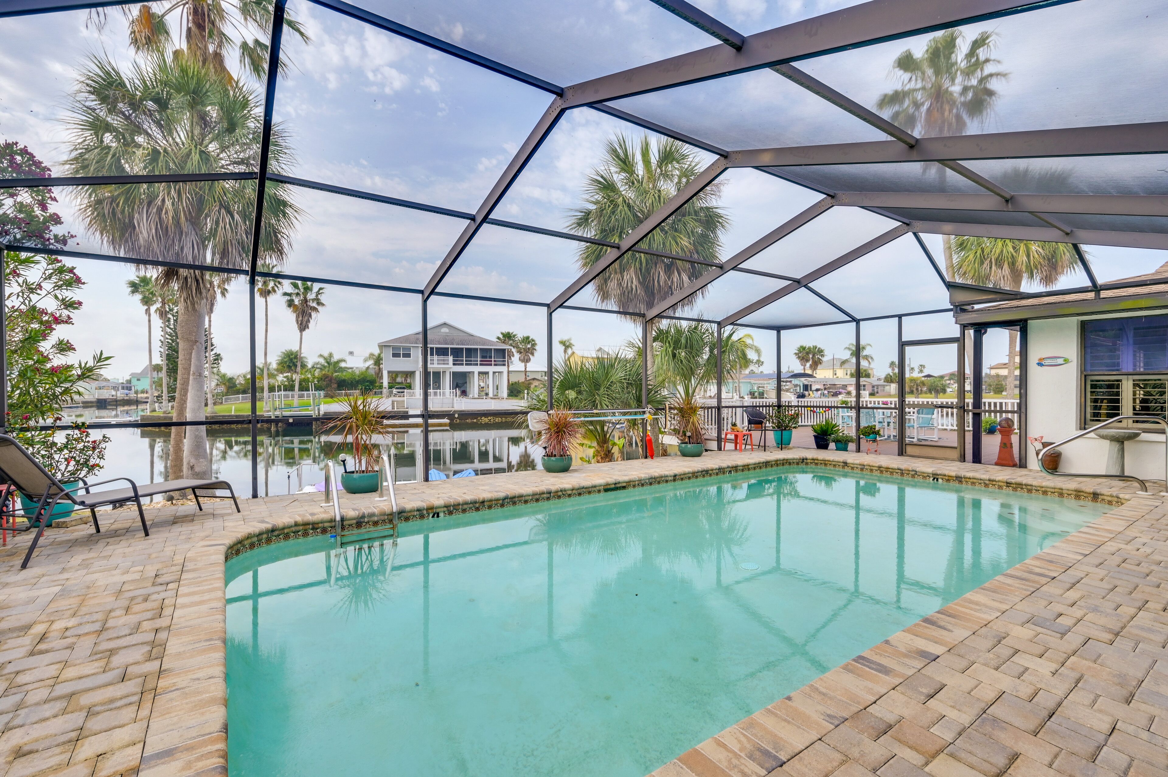 Canal-front Hernando Beach Escape: Pool, Dock!