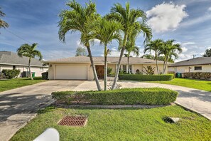 Interior - Private Pool + Covered Patio: Cape Coral Haven! (Cape Coral)