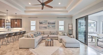 Coastal Naples Getaway ~ 2 Mi to Beaches!