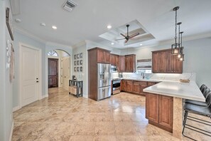 House (3 Bedrooms) | Interior