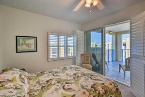 Interior - Coastal Penthouse: Steps to New Smyrna Beach! (New Smyrna Beach)