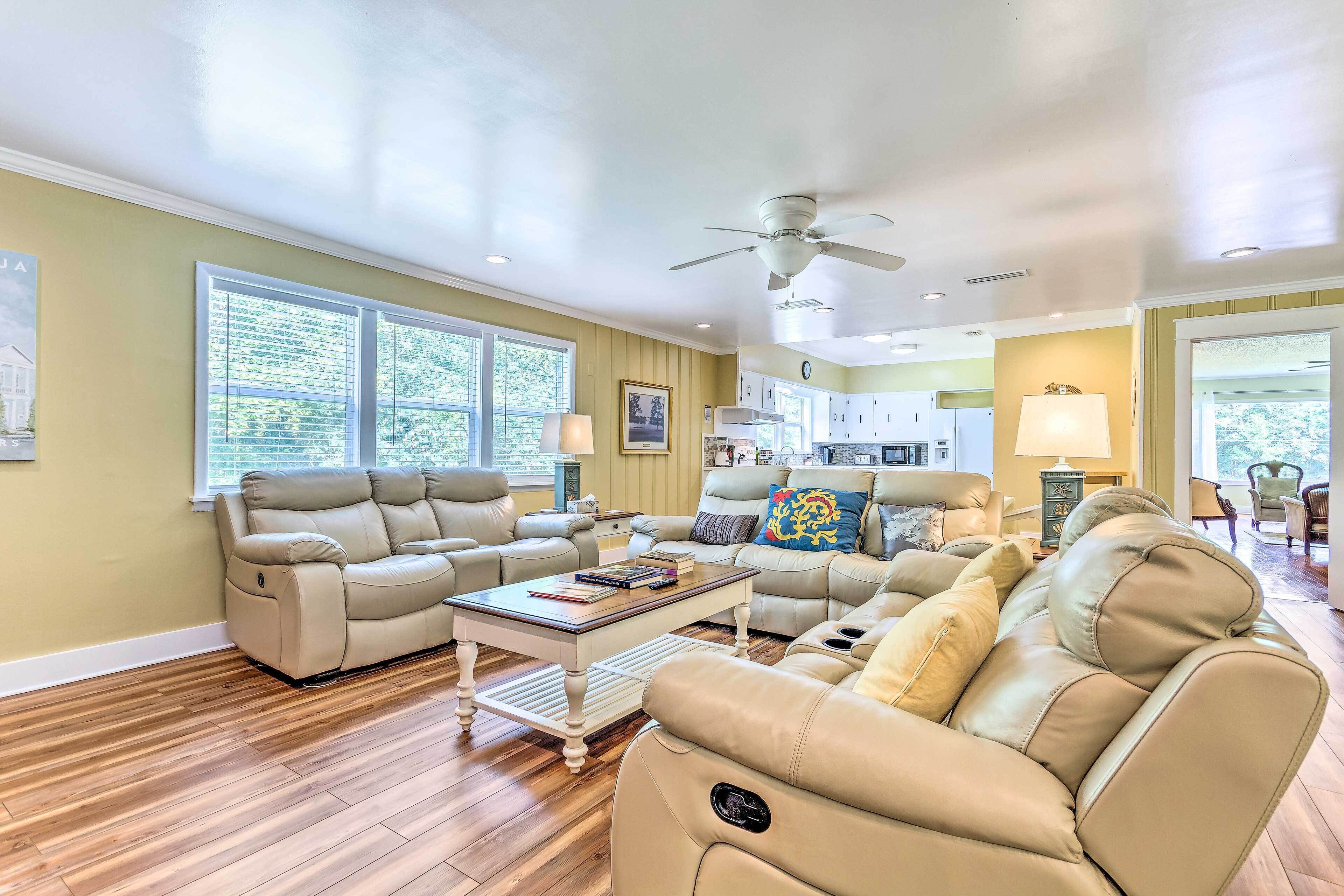 Charming Home: 2 Mi to Dtwn Defuniak Springs!