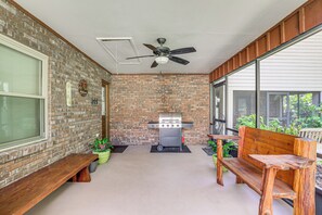 House (2 Bedrooms) | Interior