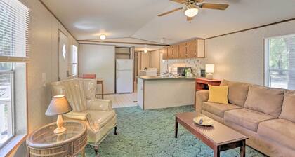 Florida Getaway, 14 Mi to Royal Springs!