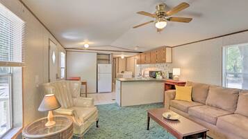 House (2 Bedrooms) | Interior