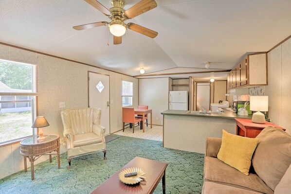 House (2 Bedrooms) | Interior