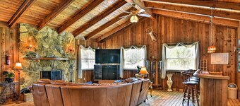 Sandford Vacation Rental Near Airport & Lake!