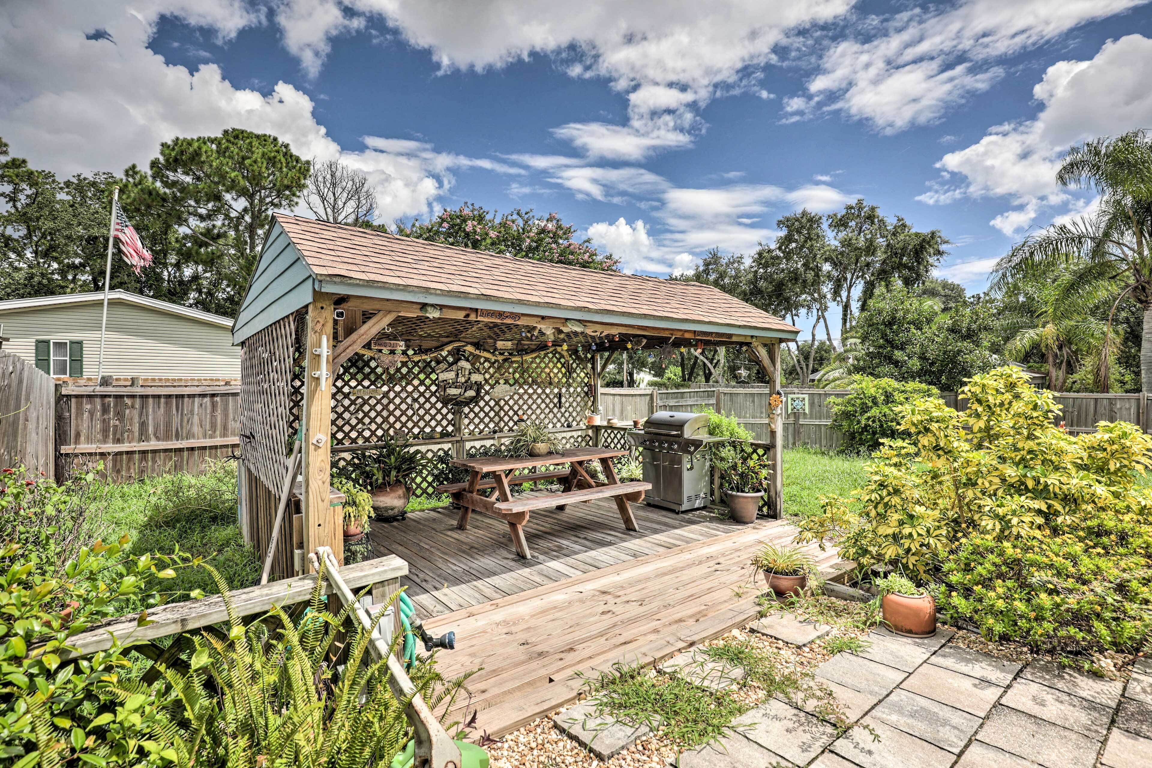 St Augustine Duplex w/ Yard ~ 5 Mi to Downtown!