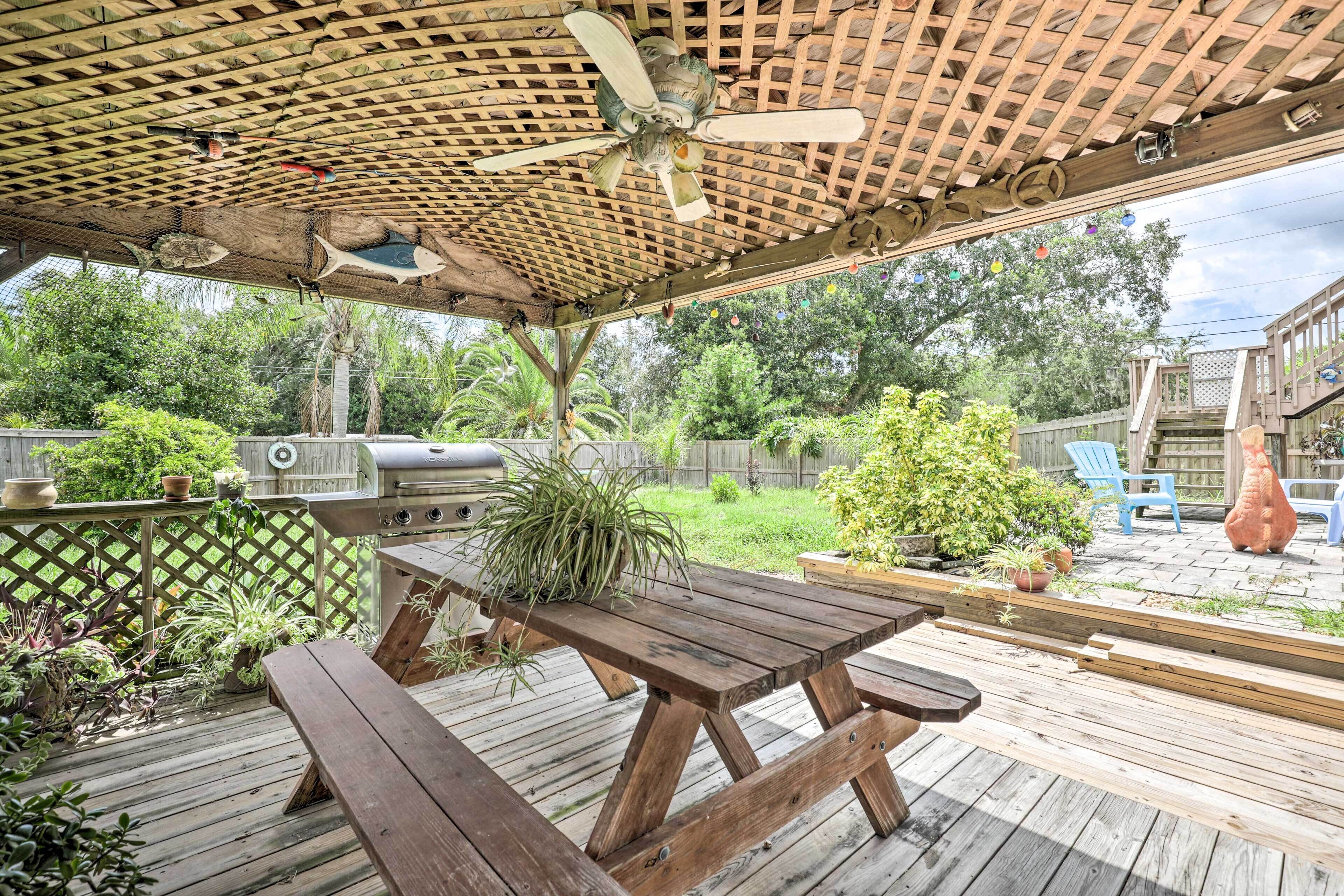 St Augustine Duplex w/ Yard ~ 5 Mi to Downtown!