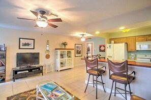 House (2 Bedrooms) | Interior - 1 Mi to Beach Access: Naples Home w/ Lanai (Naples)