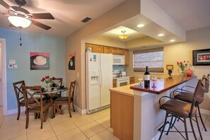 House (2 Bedrooms) | Interior - 1 Mi to Beach Access: Naples Home w/ Lanai (Naples)