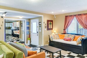 Interior - Cozy PCB Cottage ~ 1 Block to Beach! (Panama City Beach)