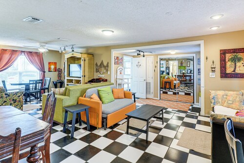Cozy PCB Cottage ~ 1 Block to Beach!