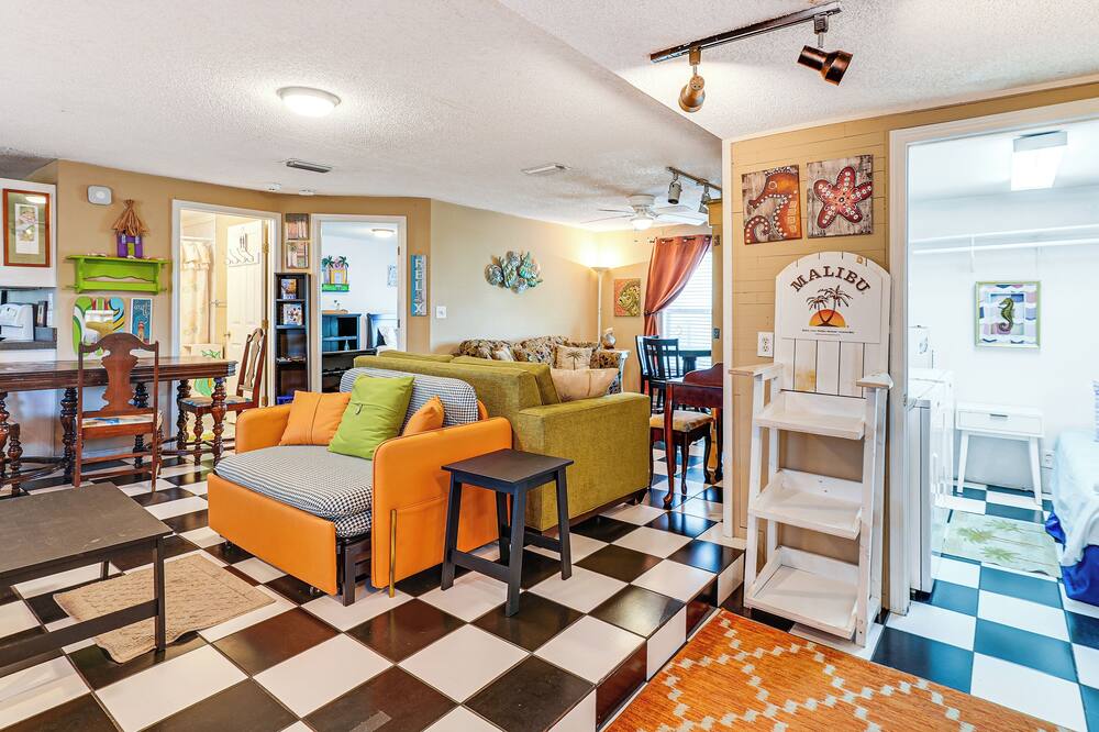 Cozy PCB Cottage ~ 1 Block to Beach! - Panama City Beach
