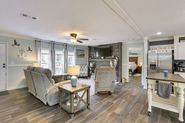 House (4 Bedrooms) | Interior - Charming Perry Home ~ 2 Mi to the Gulf! (Perry)