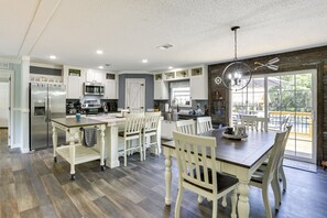 House (4 Bedrooms) | Interior - Charming Perry Home ~ 2 Mi to the Gulf! (Perry)