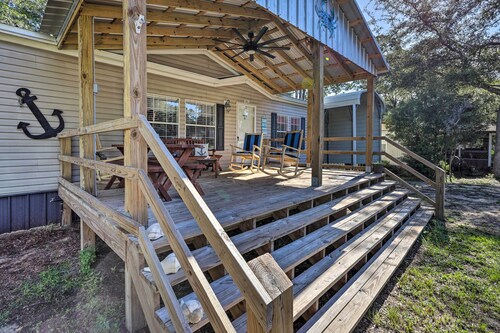 Cozy Steinhatchee House w/ Fire Pit & Grill!