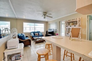 Cottage (2 Bedrooms) | Interior