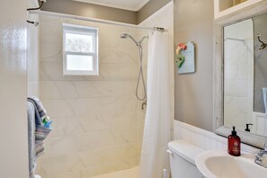 Interior - Cozy Ormond Beach Bungalow: Steps to the Sand (Ormond Beach)