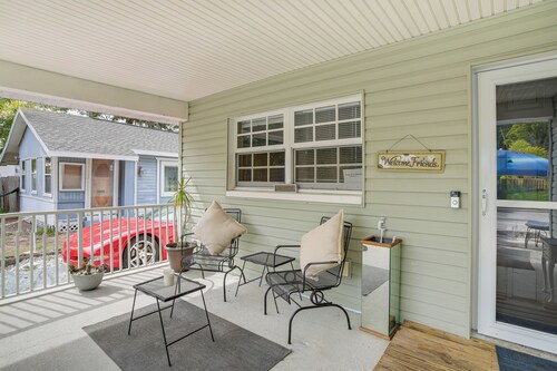 5 Mi to Beach: Family-friendly Home in Clearwater!