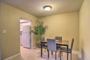 Apartment (1 Bedroom) | Interior - Cozy Indian Rocks Beach Condo - Steps to Beach! (Indian Rocks Beach)