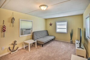 Interior - Daytona Beach Home ~ 4 Mi to Daytona Speedway (Daytona Beach)