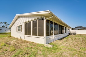 House (2 Bedrooms) | Interior - Englewood Home on Canal: Boat to Lemon Bay! (Englewood)
