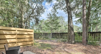 Cozy Condo ~ 5 Mi to University of Florida!