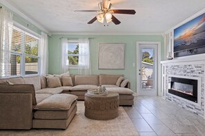 Interior - Stylish St Pete Vacation Home w/ Private Pool! (St. Petersburg)