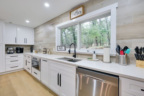 House (3 Bedrooms) | Interior